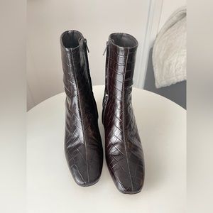 Rouje Bottines LARA Ankle boots; Size Fr 38/ US 37; Chic and comfy enough